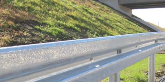 Ergene’de Avrupa Oto Yolunda Bariyere Çarptı