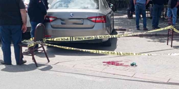 Mahalle Muhtarını Bıçaklayıp Kaçtı