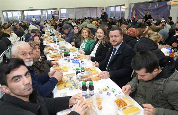 Esenler’de Gönül Sofrası Kuruldu 1 esenler mah haberler iftar